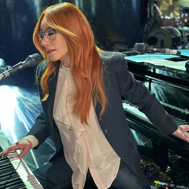 TORI AMOS